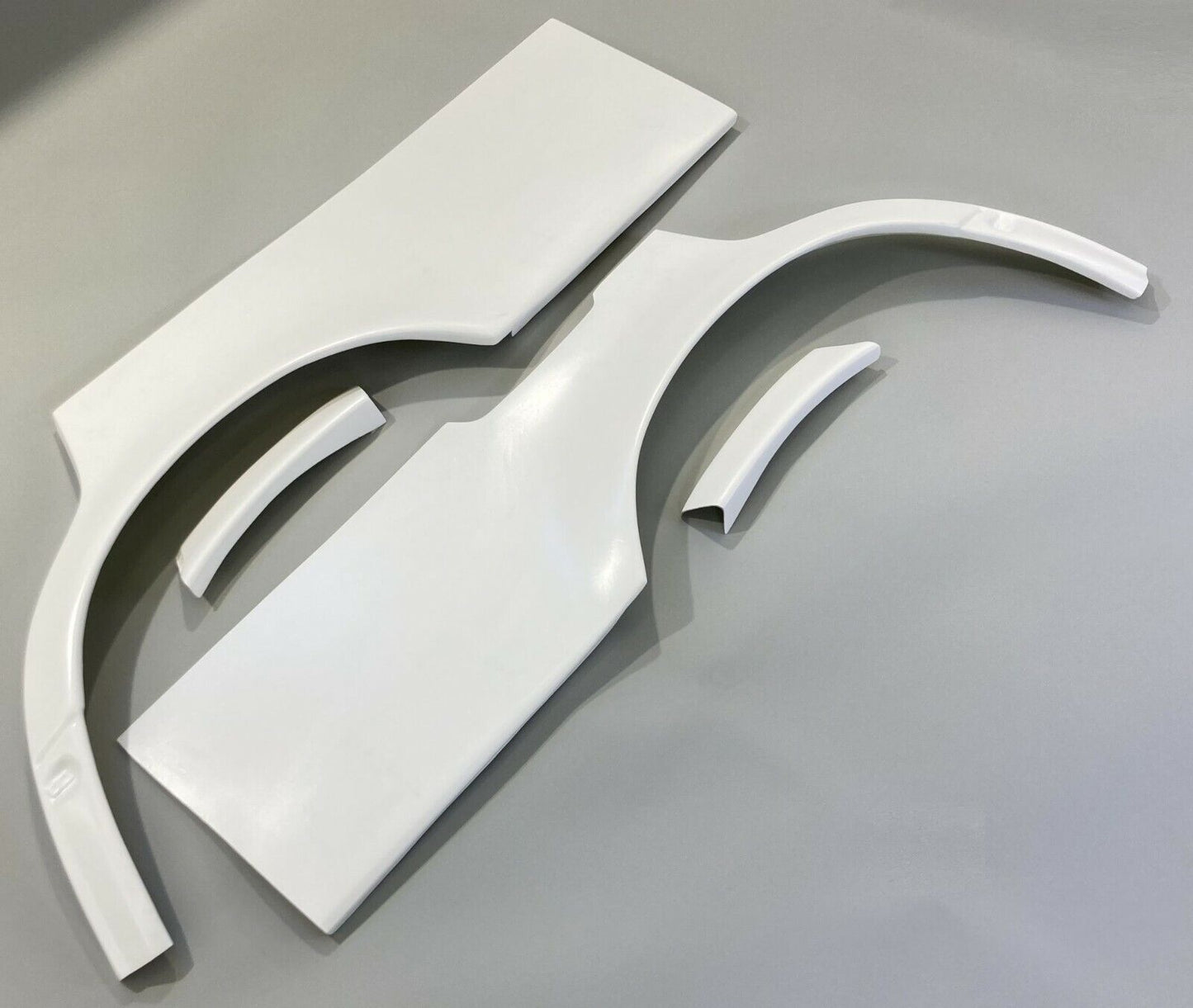 Rear Wide Body Fender Set (Fits Mercedes Benz W124 Sedan AMG E500)